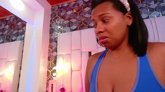 Snapshot of lia_mariana chatting on 10.12.25 lia mariana online show from 10.12.25