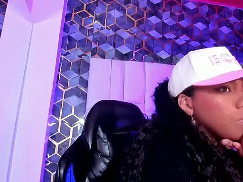 lia mariana online show from 04.26.26