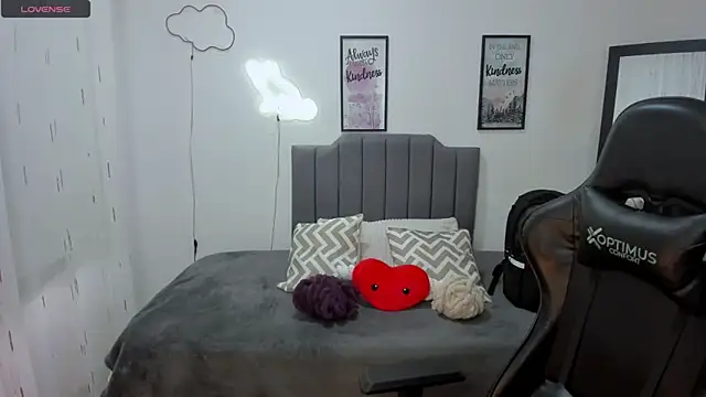 Amy joones online show from 09.09.25