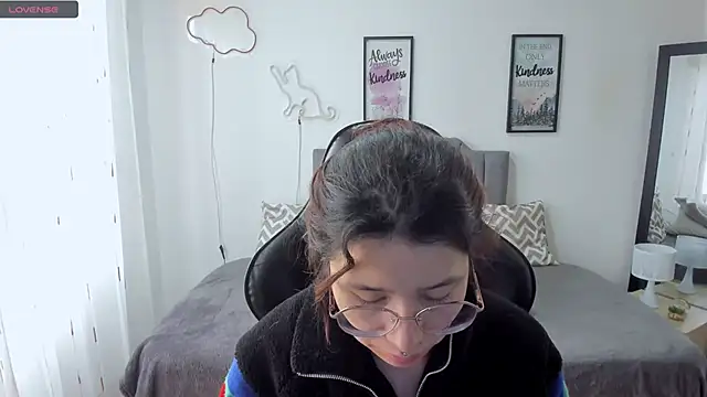 Amy joones online show from 10.22.25