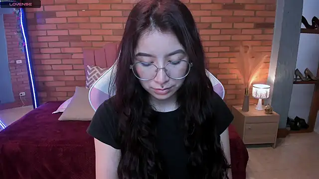 Snapshot of Amy_joones chatting on 06.10.26 Amy joones online show from 06.10.26