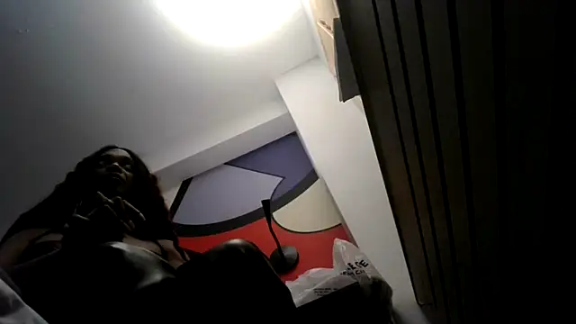 Snapshot of Tsnitra chatting on 02.07.26 Tsnitra online show from 02.07.26