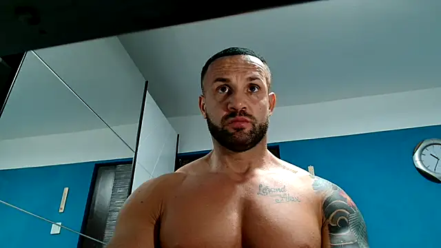 Magnificmuscles89 online show from 03.15.25