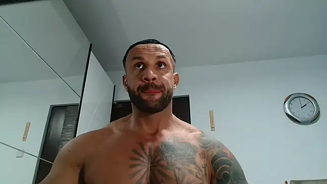 Magnificmuscles89 online show from 04.13.26
