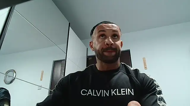 Magnificmuscles89 online show from 04.23.26