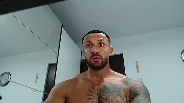 Snapshot of Magnificmuscles89 chatting on 05.12.26 Magnificmuscles89 online show from 05.12.26