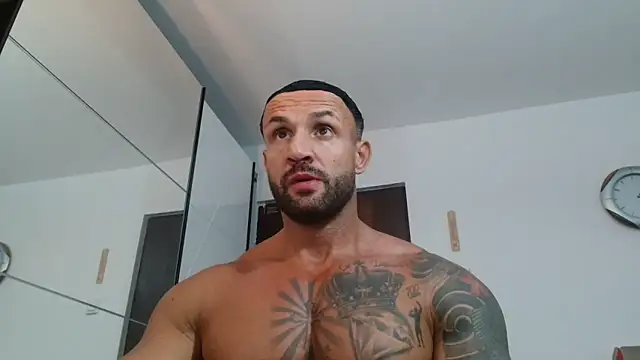 Snapshot of Magnificmuscles89 chatting on 06.03.26 Magnificmuscles89 online show from 06.03.26