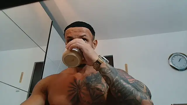 Snapshot of Magnificmuscles89 chatting on 06.16.26 Magnificmuscles89 online show from 06.16.26