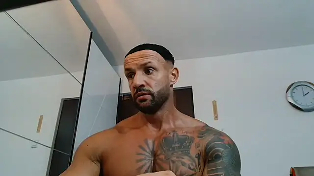Snapshot of Magnificmuscles89 chatting on 06.17.26 Magnificmuscles89 online show from 06.17.26
