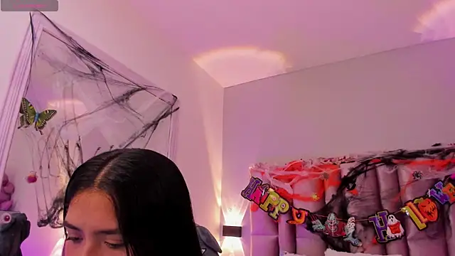 Snapshot of NikyBrookss chatting on 10.26.25 NikyBrookss online show from 10.26.25