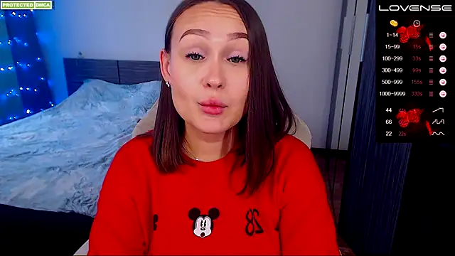 Snapshot of Cutie-Melanie chatting on 09.24.25 Cutie-Melanie online show from 09.24.25