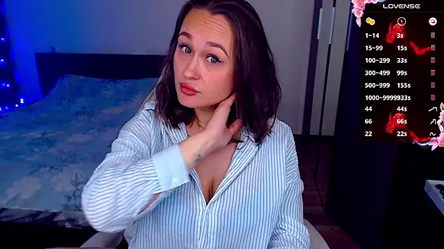 Snapshot of Cutie-Melanie chatting on 10.19.25 Cutie-Melanie online show from 10.19.25