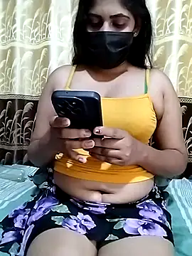 Snapshot of SLZAARA chatting on 03.08.25 SLZAARA online show from 03.08.25