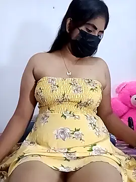Snapshot of SLZAARA chatting on 10.15.25 SLZAARA online show from 10.15.25