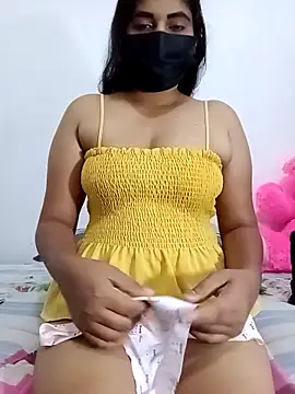 Snapshot of SLZAARA chatting on 10.20.25 SLZAARA online show from 10.20.25