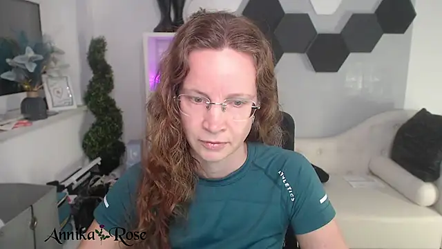 Snapshot of AnnikaRose chatting on 01.14.25 AnnikaRose online show from 01.14.25