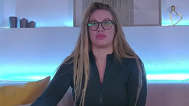 Snapshot of MariaNeumann chatting on 01.31.25 MariaNeumann online show from 01.31.25