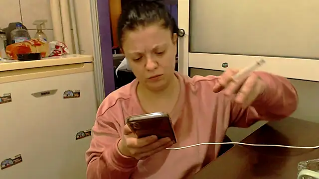 Snapshot of AdriannaLily chatting on 01.15.25 AdriannaLily online show from 01.15.25