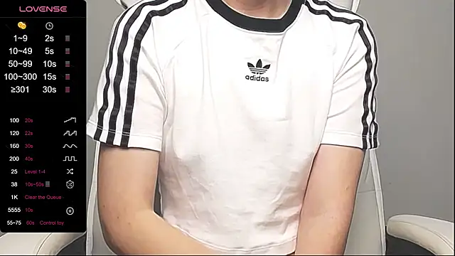 Snapshot of RRUUBBYYY chatting on 02.27.25 RRUUBBYYY online show from 02.27.25