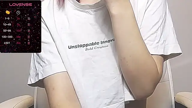 Snapshot of RRUUBBYYY chatting on 10.29.25 RRUUBBYYY online show from 10.29.25