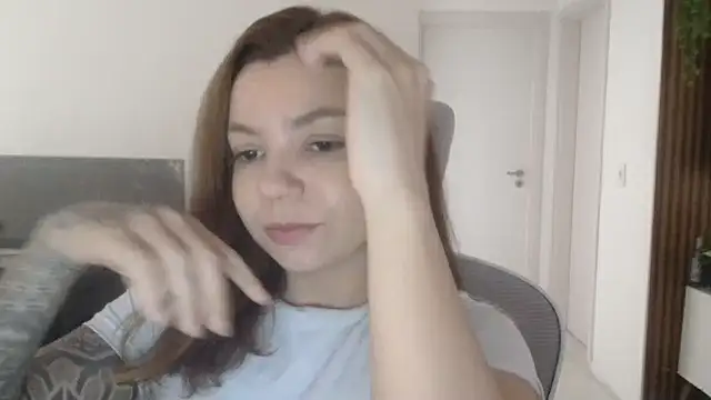 HotRuiva online show from 09.25.25