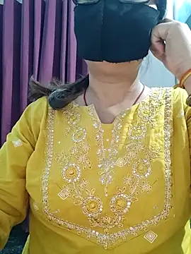 Snapshot of Aishwaryaa_69 chatting on 06.25.26 Aishwaryaa 69 online show from 06.25.26