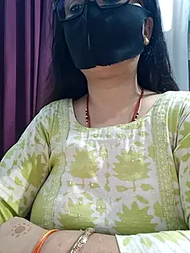 Snapshot of Aishwaryaa_69 chatting on 08.05.26 Aishwaryaa 69 online show from 08.05.26