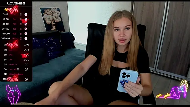 Snapshot of _NigoNika chatting on 09.22.25 NigoNika online show from 09.22.25