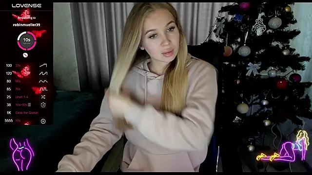 Snapshot of _NigoNika chatting on 12.14.25 NigoNika online show from 12.14.25