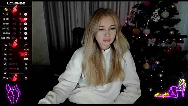 Snapshot of _NigoNika chatting on 12.19.25 NigoNika online show from 12.19.25