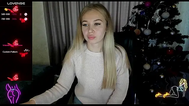 Snapshot of _NigoNika chatting on 12.23.25 NigoNika online show from 12.23.25