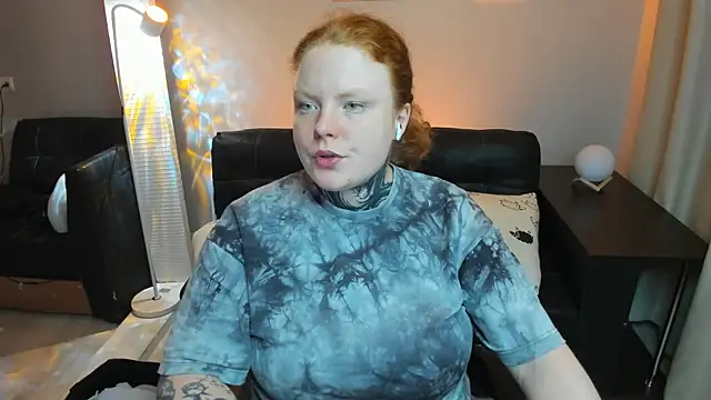 Snapshot of Cassie_xKiss chatting on 05.12.26 Cassie xKiss online show from 05.12.26