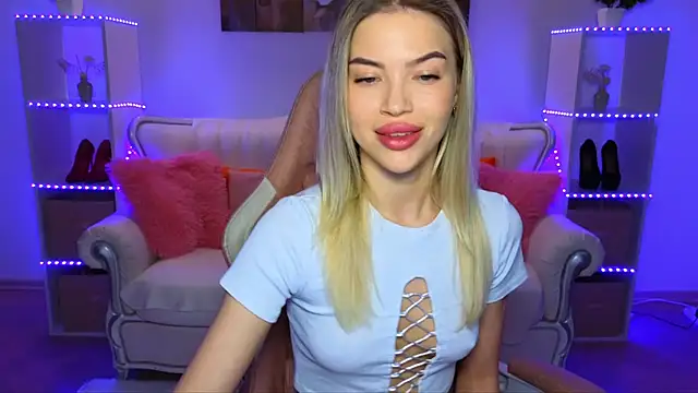 EmmyMills online show from 11.15.25