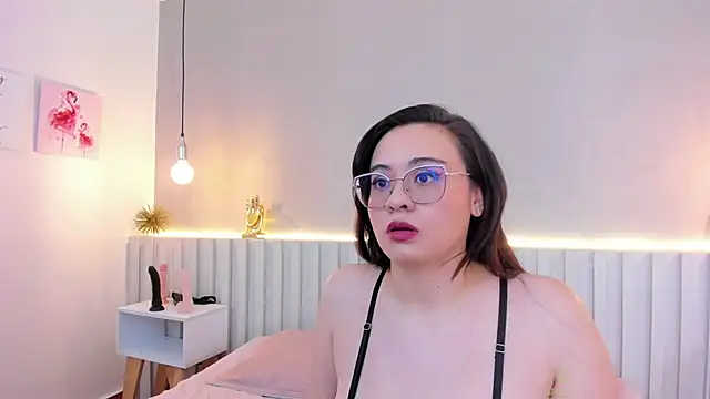 Snapshot of naughtylesbians__ chatting on 03.06.25 naughtylesbians online show from 03.06.25