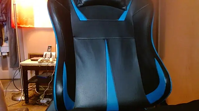 Snapshot of cosmicjones chatting on 12.25.24 cosmicjones online show from 12.25.24