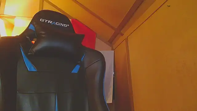 Snapshot of cosmicjones chatting on 02.01.25 cosmicjones online show from 02.01.25