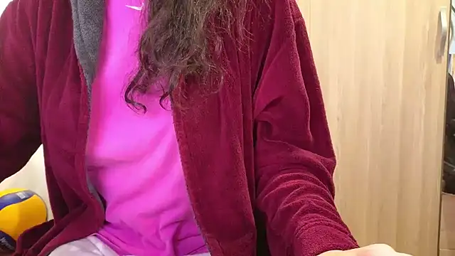 Snapshot of MemiKouki chatting on 01.14.26 MemiKouki online show from 01.14.26