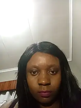 Snapshot of mloghyfsa chatting on 12.05.25 mloghyfsa online show from 12.05.25