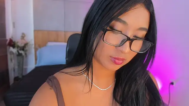 Snapshot of BellaHarllow chatting on 05.07.26 BellaHarllow online show from 05.07.26