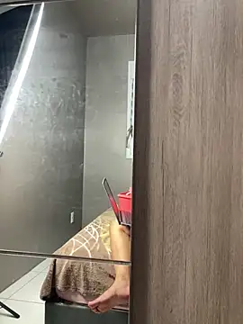 Snapshot of MaryAlbuquerque chatting on 12.21.25 MaryAlbuquerque online show from 12.21.25