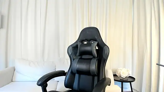 Snapshot of SaraDesirexo chatting on 03.13.26 SaraDesirexo online show from 03.13.26