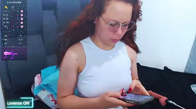 Snapshot of SharonR1 chatting on 02.07.25 SharonR1 online show from 02.07.25