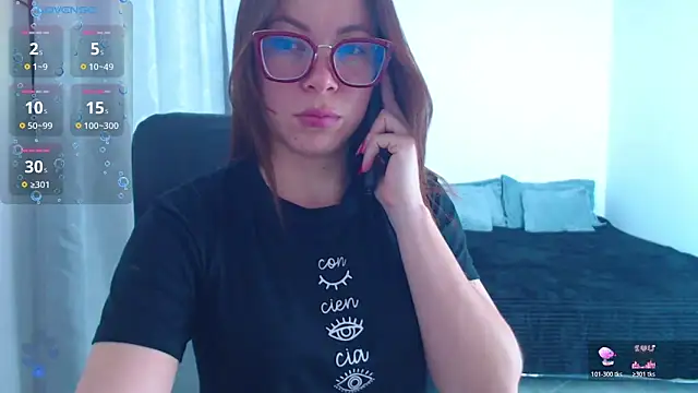 Snapshot of SharonR1 chatting on 11.22.25 SharonR1 online show from 11.22.25