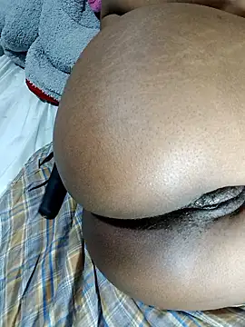 Snapshot of cuttie_sasha chatting on 10.11.25 cuttie sasha online show from 10.11.25