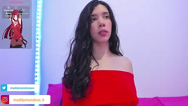 Snapshot of MaddyMendozaxx chatting on 11.22.25 MaddyMendozaxx online show from 11.22.25