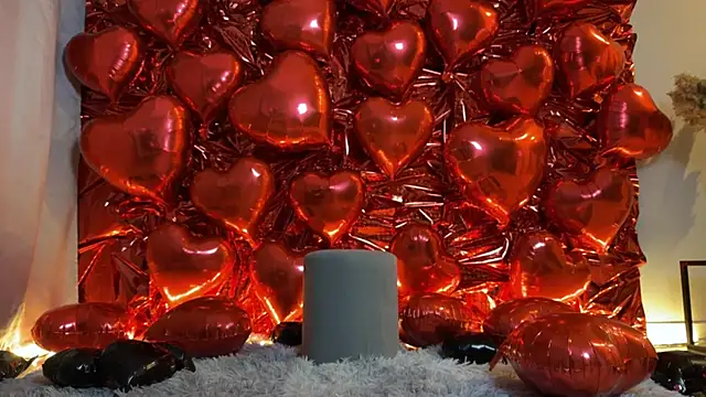 Snapshot of AnnaTrueno chatting on 02.13.26 AnnaTrueno online show from 02.13.26