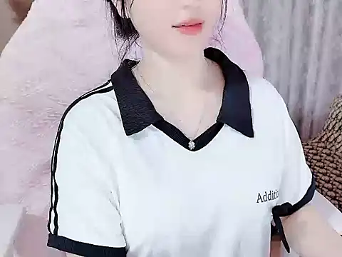 Snapshot of _Lygn__ chatting on 09.17.25 Lygn online show from 09.17.25