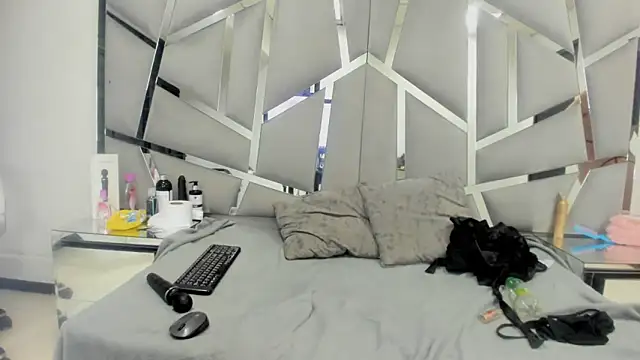 Catherinee69 x online show from 01.15.25