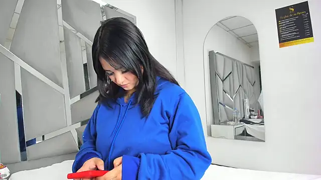 Catherinee69 x online show from 10.28.25