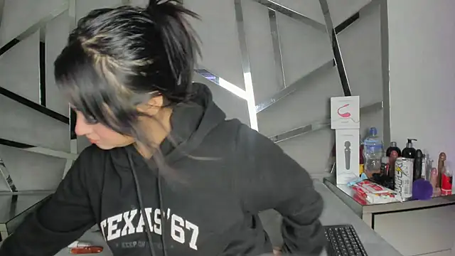 Catherinee69 x online show from 11.26.25